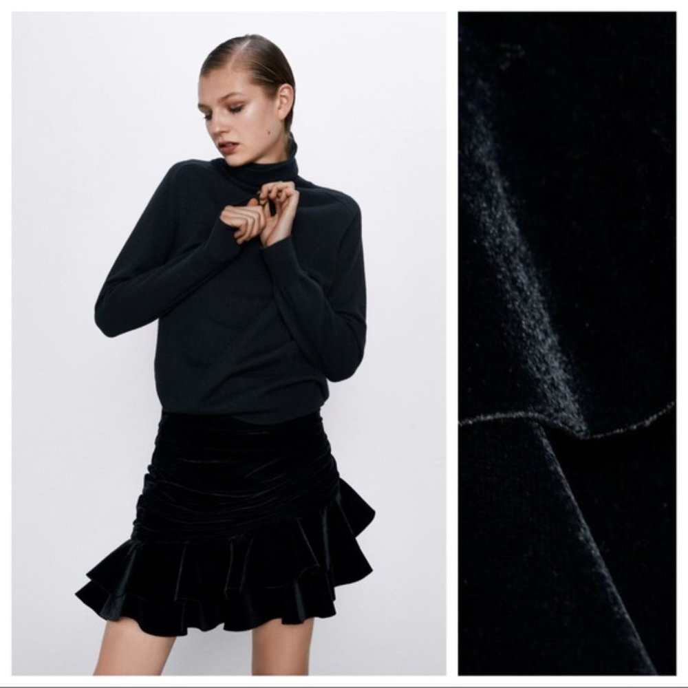 Velvet High waisted Mini Skirt Zara Black Size XS Never Worn with Tag  🍂